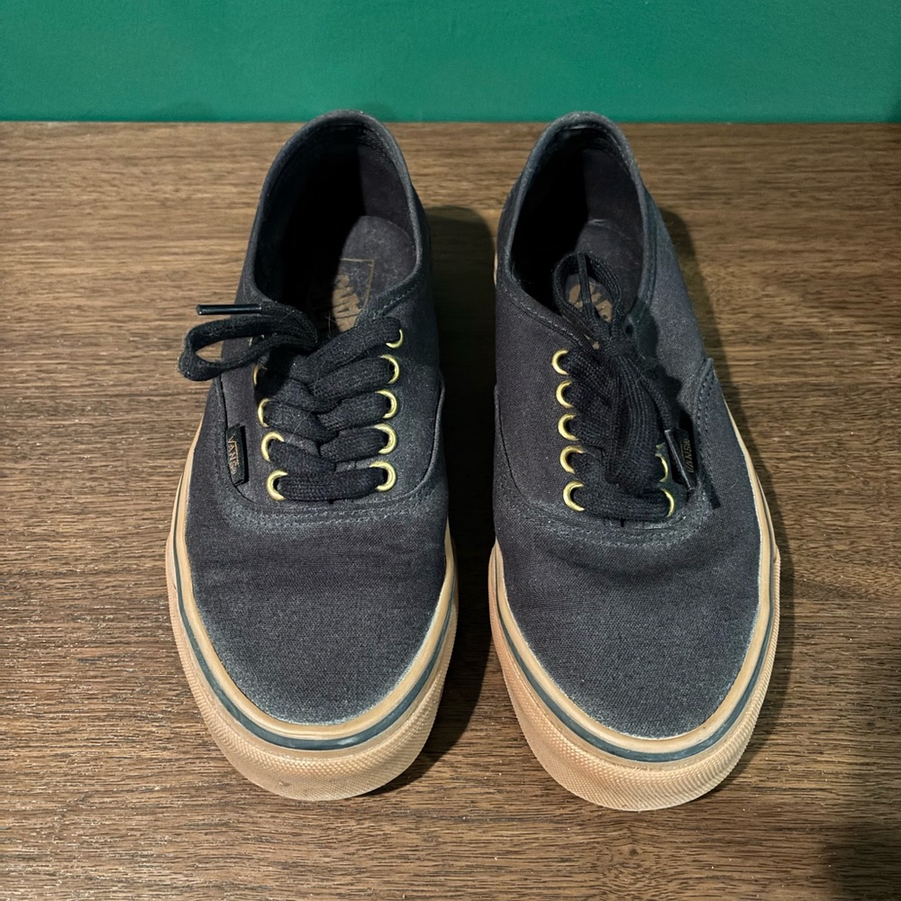Black Vans Authentic with gum sole